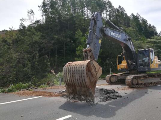 建設大道(dào)延伸段（車站北路至皖贛鐵路）今日破除高速